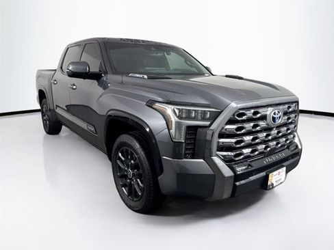 Used 2024 Toyota Tundra Platinum AWD/4WD image 4