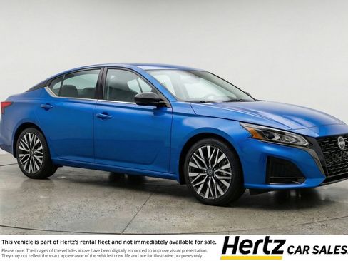 Used 2025 Nissan Altima 2.5 SV image 1