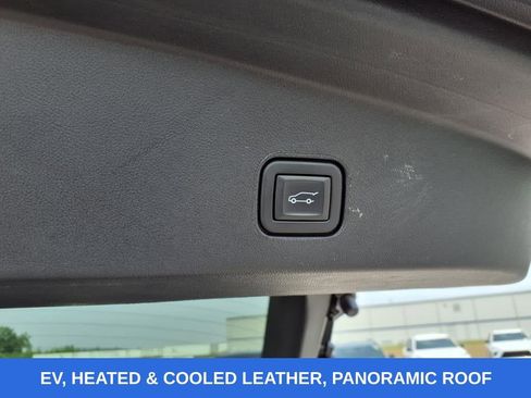 Used 2024 Cadillac Lyriq Sport image 10