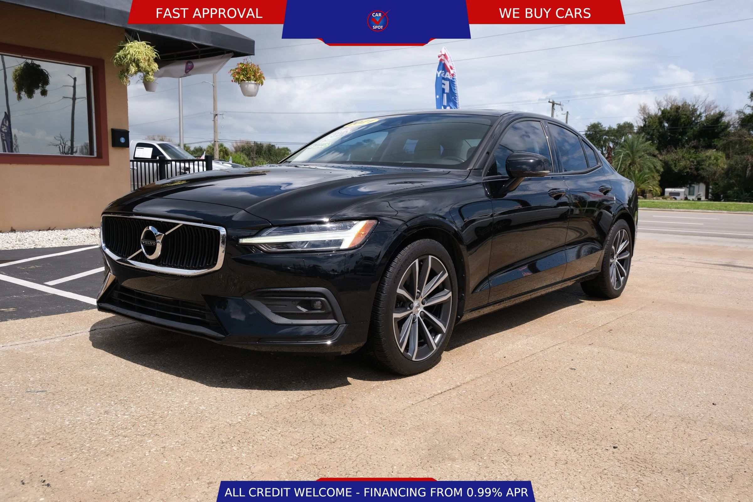 Used 2021 Volvo S60 T5 Momentum FWD image 1