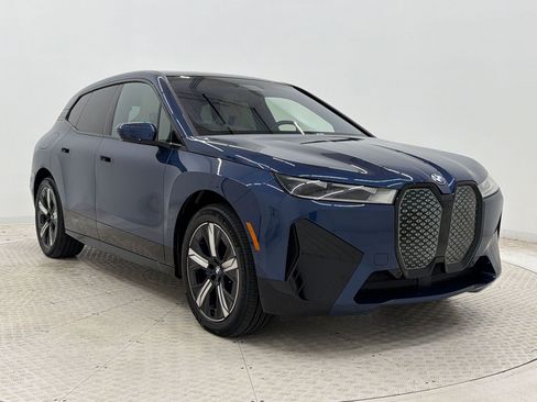 Used 2025 BMW iX xDrive50 AWD/4WD image 7