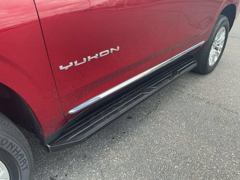 Used 2021 GMC Yukon SLT AWD/4WD image 10