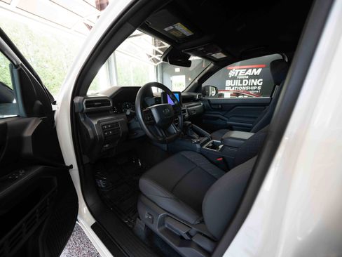Used 2024 Toyota Tacoma SR5 image 8
