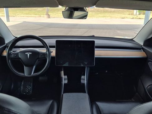 Used 2019 Tesla Model 3 Mid Range RWD image 17