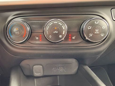 Used 2024 Chevrolet Trax LS w/ LS Convenience Package FWD image 22