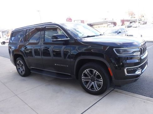 Used 2022 Jeep Wagoneer Series III image 12