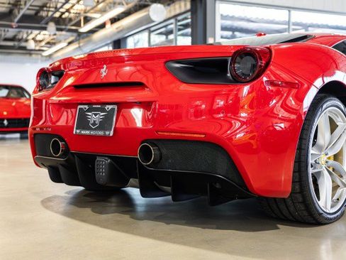 Used 2016 Ferrari 488 GTB RWD image 18