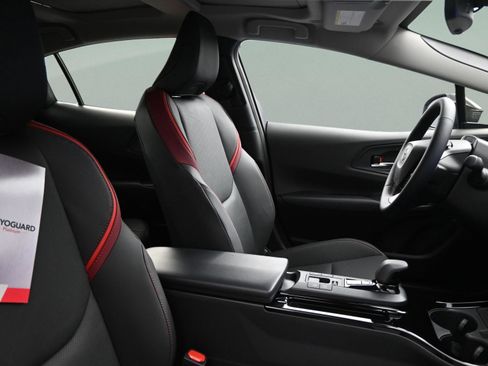 New 2026 Toyota Prius Plug-In Hybrid FWD image 33