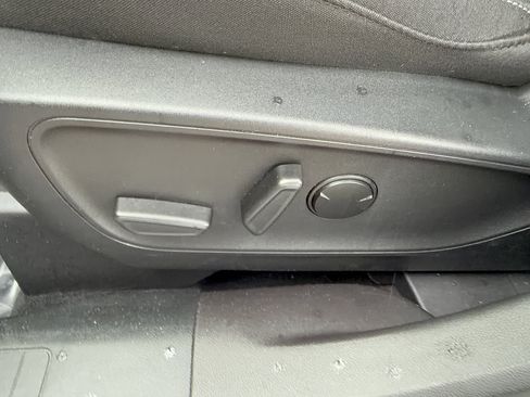 Certified 2023 Ford Escape Active AWD/4WD image 33