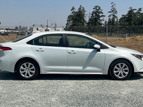 Used 2025 Toyota Corolla LE FWD image 9