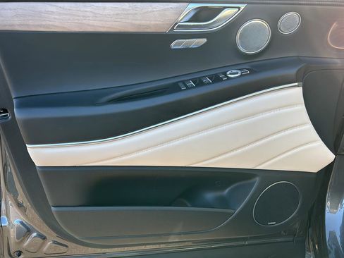 Used 2023 Genesis GV80 2.5T w/ Prestige 20" Package image 16