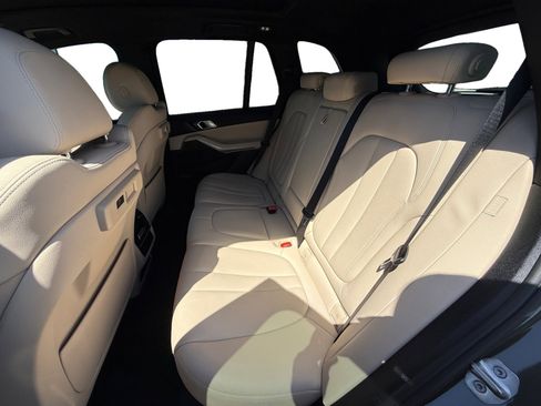 Used 2022 BMW X5 sDrive40i w/ Parking Assistance Package RWD image 16
