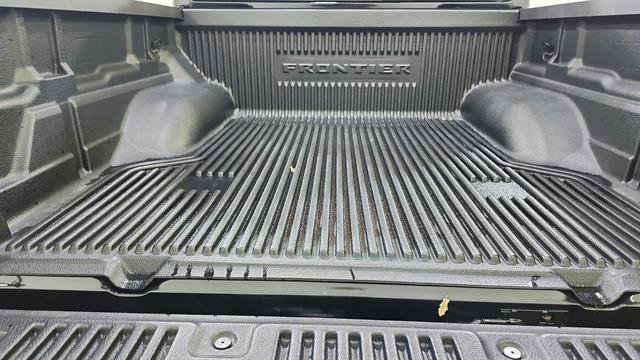 Certified 2025 Nissan Frontier SV RWD image 32