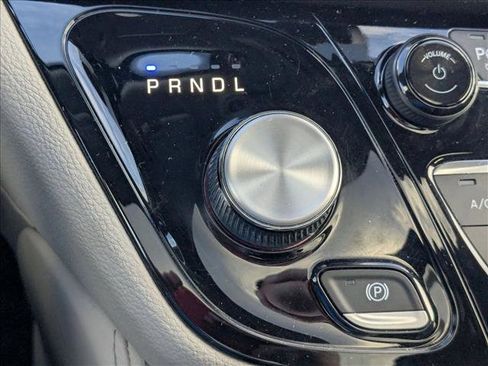 Used 2022 Chrysler Pacifica Limited image 13