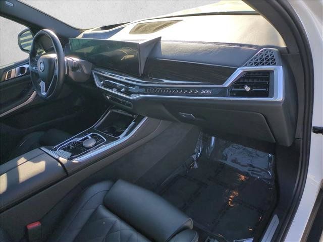 Used 2024 BMW X5 xDrive40i w/ Premium Package AWD/4WD image 24
