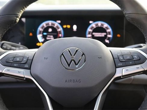 New 2025 Volkswagen Tiguan SE R-Line image 11