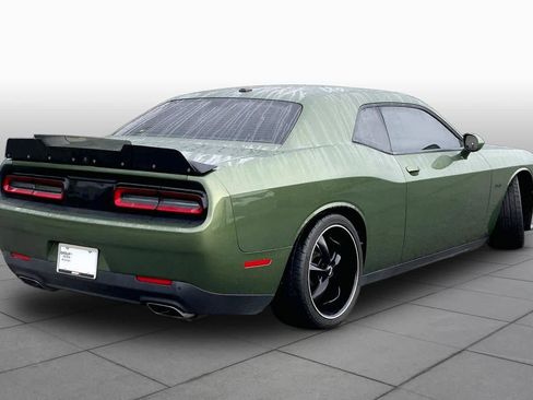Used 2019 Dodge Challenger R/T RWD image 12