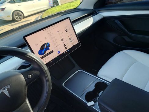 Used 2021 Tesla Model 3 Long Range image 23