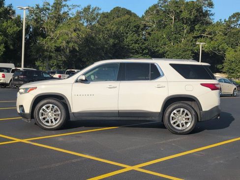 Used 2018 Chevrolet Traverse LT FWD image 2