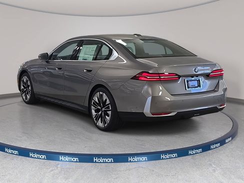 New 2026 BMW 530i RWD image 7