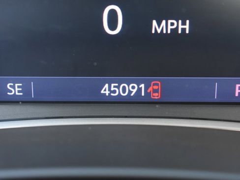 Used 2022 GMC Terrain SLT image 23