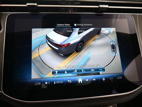 Used 2025 Mercedes-Benz E 350 4MATIC Sedan image 23