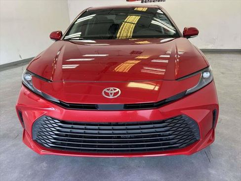 Used 2025 Toyota Camry LE FWD image 8