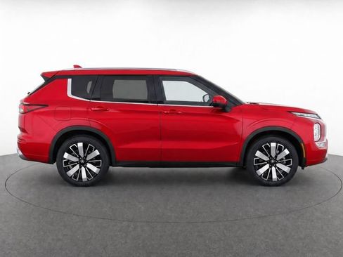 Used 2025 Mitsubishi Outlander SEL FWD image 8