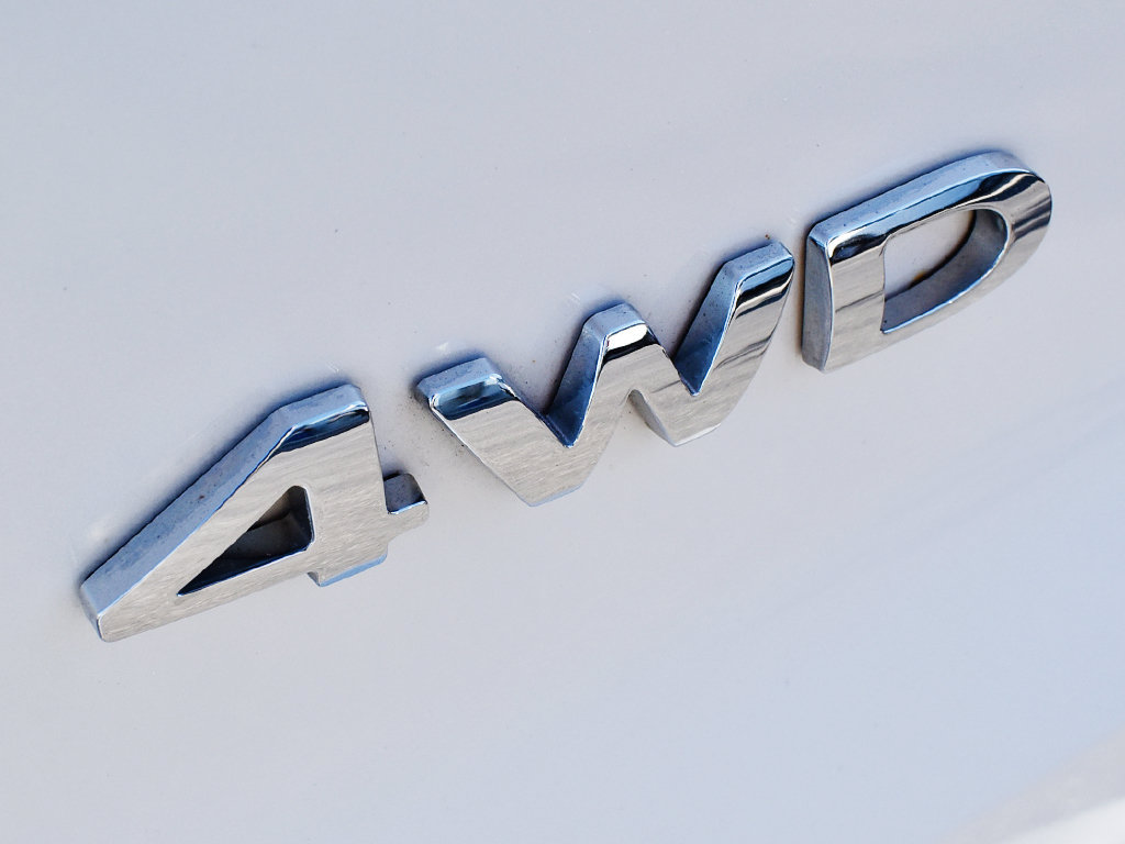 Used 2019 Ford Explorer XLT w/ Equipment Group 202A AWD/4WD image 9