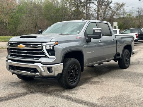 New 2026 Chevrolet Silverado 2500 LTZ w/ LTZ Convenience Package AWD/4WD image 6