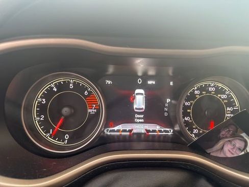 Used 2017 Jeep Cherokee Limited image 10