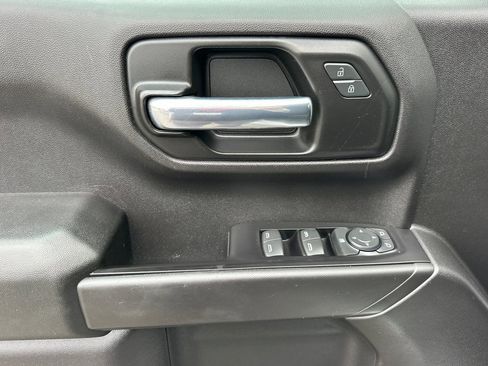 Used 2020 Chevrolet Silverado 1500 Custom w/ Custom Value Package image 11