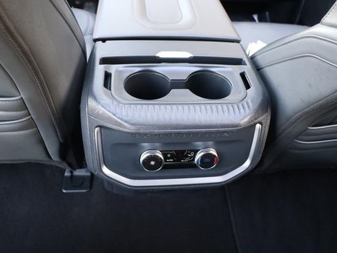 Certified 2025 Ford Expedition Active AWD/4WD image 17