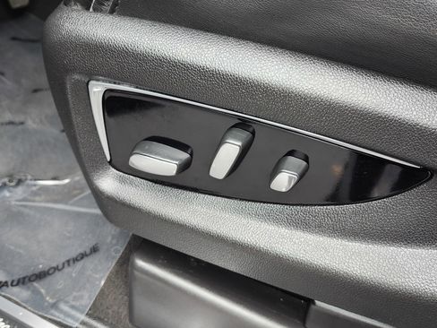 Used 2018 Cadillac Escalade Luxury image 19