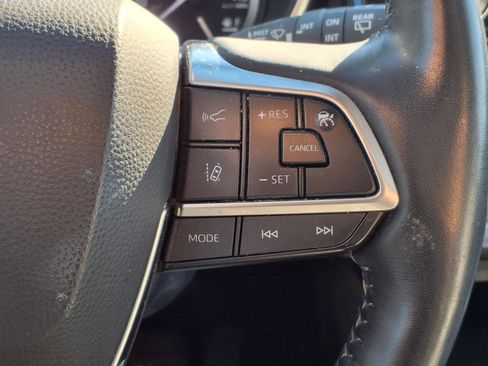 Used 2020 Toyota Highlander Limited AWD/4WD image 17
