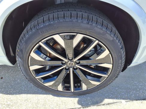 New 2026 Volvo XC90 B6 Plus w/ Protection Package Premier image 9