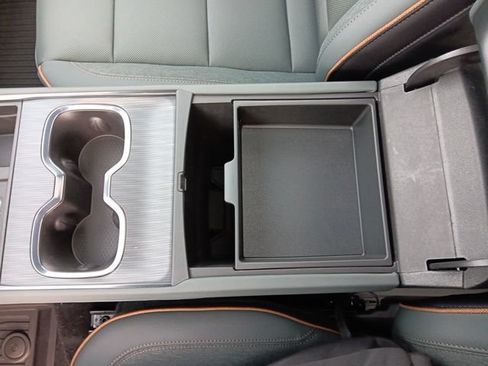 New 2026 GMC Acadia AT4 w/ LPO, Floor Liner Package AWD/4WD image 18
