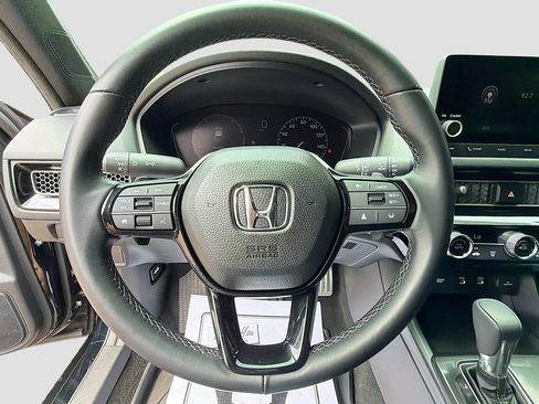 Used 2025 Honda Civic Sport image 11
