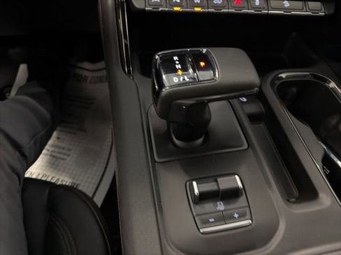 Used 2025 GMC Sierra 1500 AT4 w/ AT4 Premium Package AWD/4WD image 32
