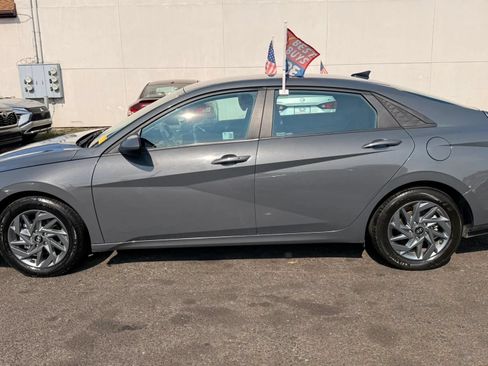 Used 2024 Hyundai Elantra SEL FWD image 10