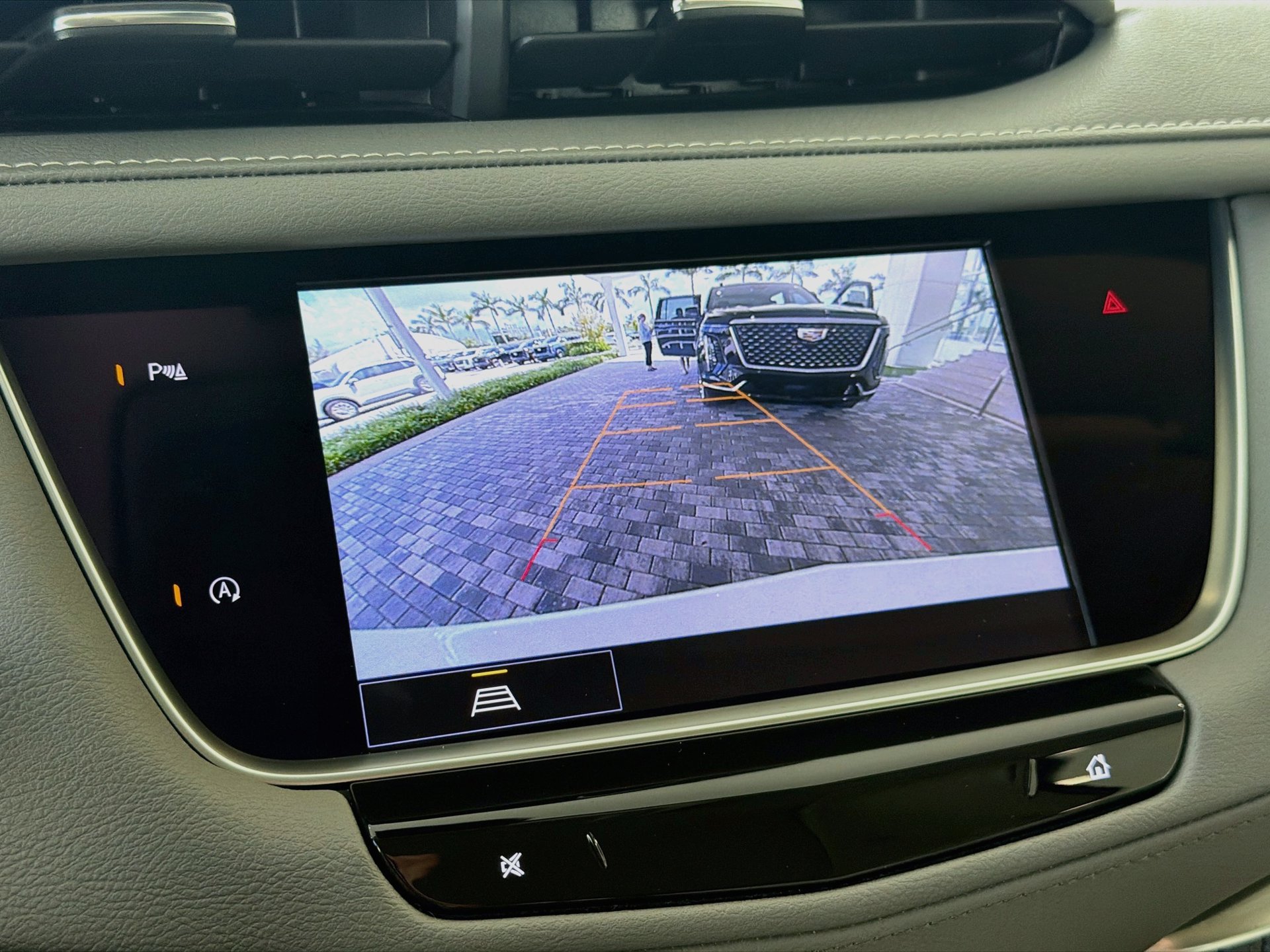 Certified 2023 Cadillac XT5 Premium Luxury FWD image 33