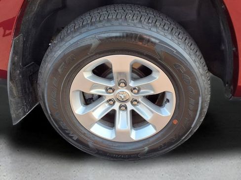 Used 2021 RAM 1500 Laramie AWD/4WD image 9