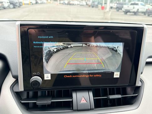 Used 2025 Toyota RAV4 XLE w/ Convenience Package image 23