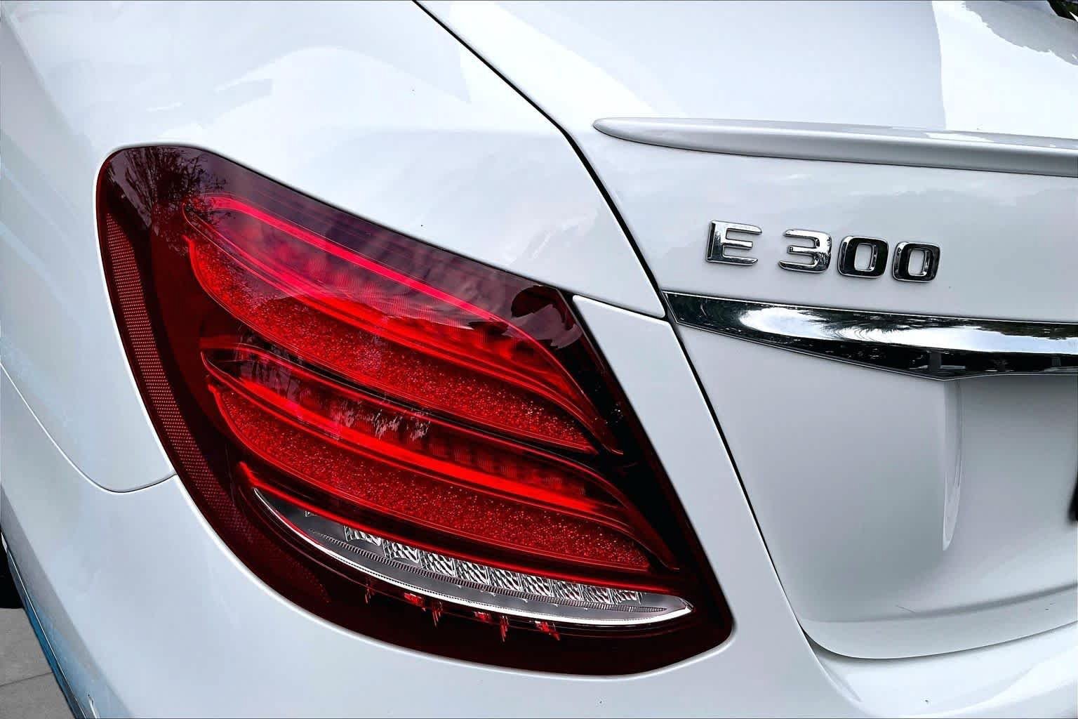 Used 2019 Mercedes-Benz E 300 4MATIC image 28