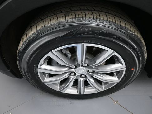 Used 2023 Cadillac XT4 Sport w/ Technology Package AWD/4WD image 14