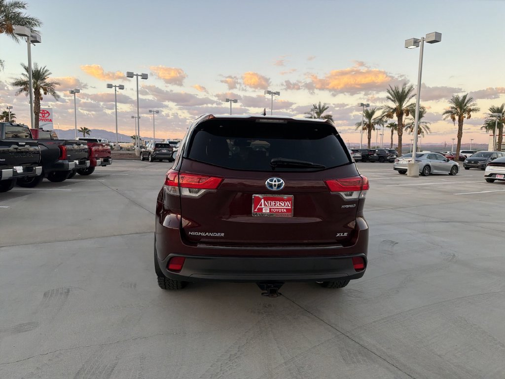 Used 2019 Toyota Highlander XLE AWD/4WD image 6