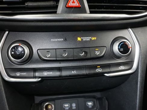 Used 2019 Hyundai Santa Fe SE image 34