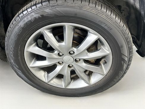 Used 2018 Jeep Cherokee Limited FWD image 10