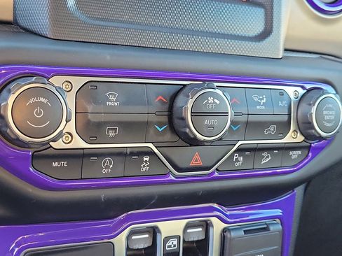 Used 2021 Jeep Wrangler Unlimited Sport image 25