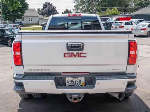 Used 2019 GMC Sierra 3500 Denali w/ Duramax Plus Package AWD/4WD image 11